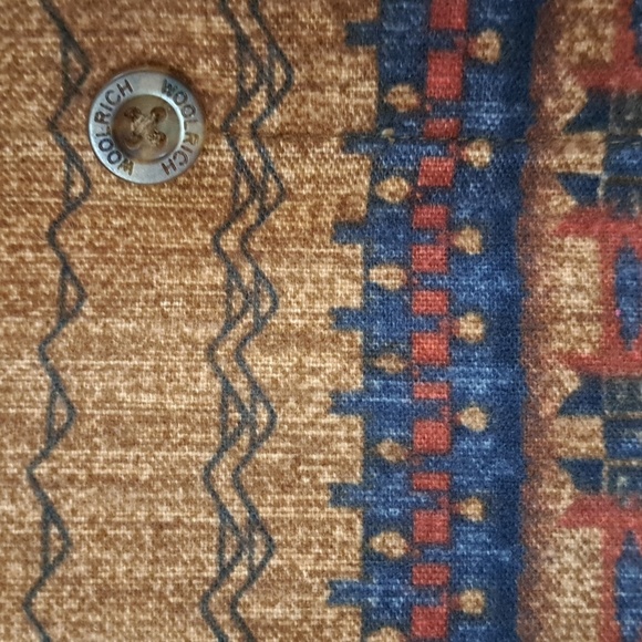 Woolrich Men's Camel Engineered Stripe Aztec Button Down Size XL - Picture 12 of 12